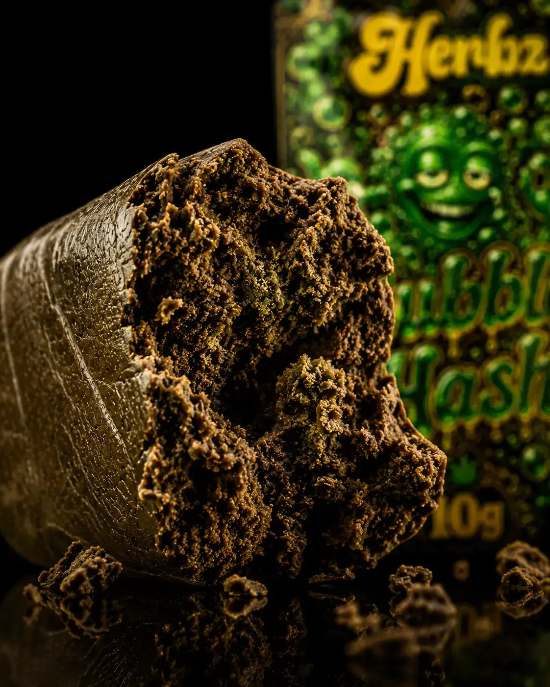 Herbz Bubble Hash med mørk overflade og naturlig hashprofil